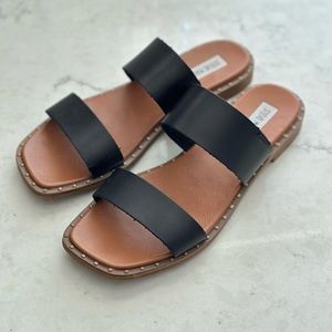 Steve Madden Duel Strap Flat Sandals